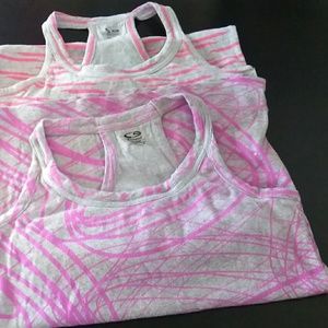 Champion bundle of 2 tanks with built-in support